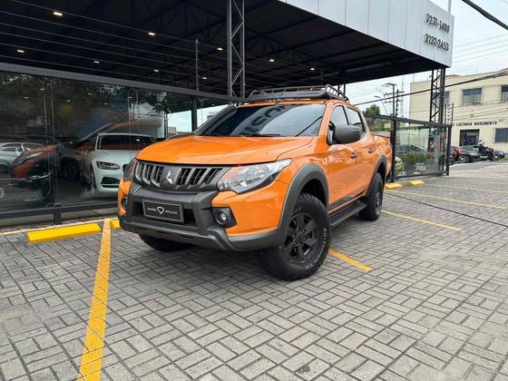 MITSUBISHI L200 TRITON 2.4 16V TURBO DIESEL SAVANA GLS CD 4X4 AUTOMÁTICO